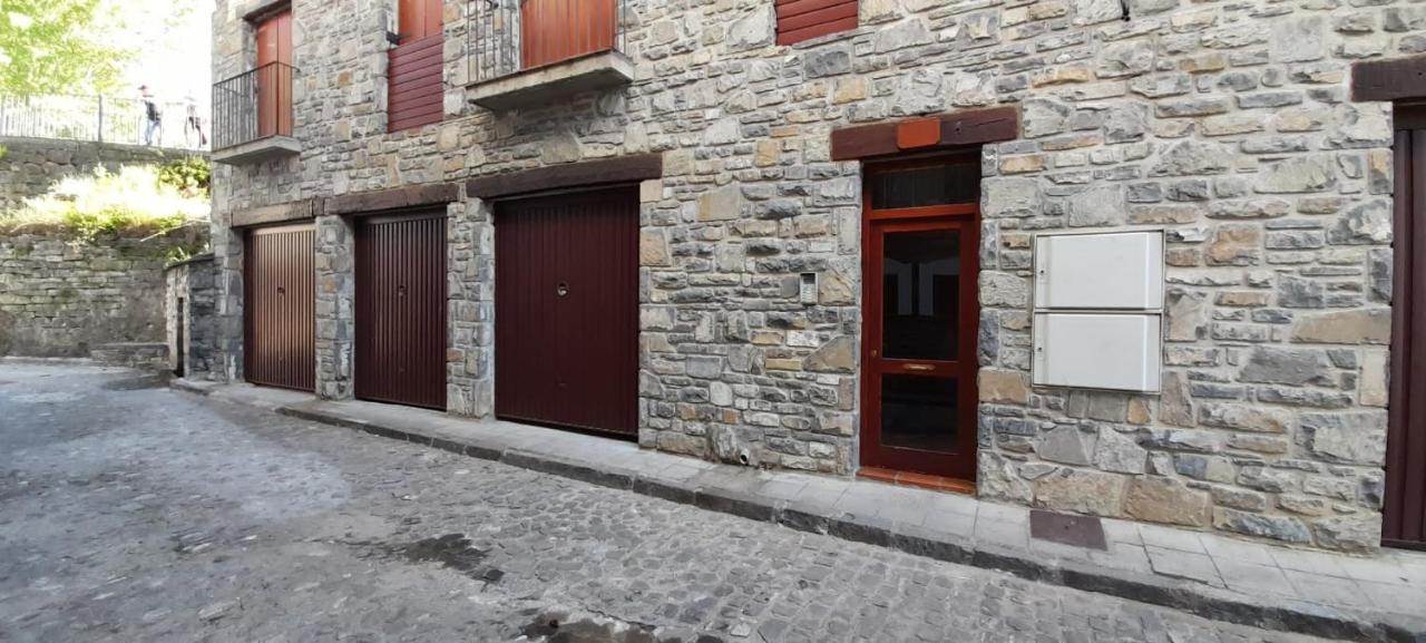 Aras Biescas Apartment Exterior photo